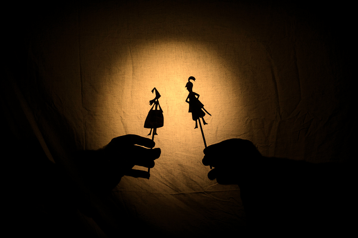 The candle shadow screen